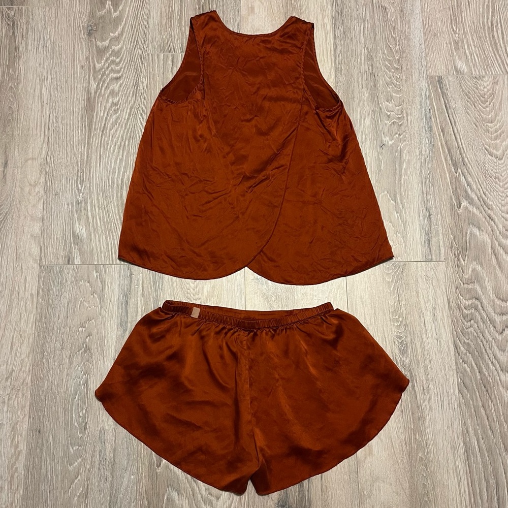 LUNYA Washable Silk Set in Ground Cinnamon - Picture 4 of 8
